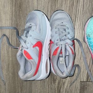 Nike air max gray and red